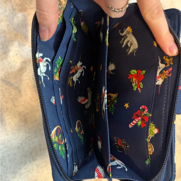 Vera Bradley Christmas Turnlock zip wallet in snow globe motifs - Picture 5 of 12